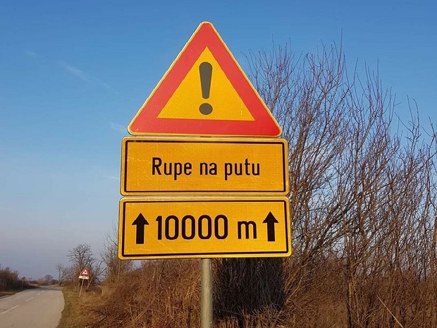 firusvg's tweet image. Rešen problem. #gradiste #srbistan

P.S. Bogu hvala, izborna je godina, može da se desi da ove rupe i zakrpe. ;(