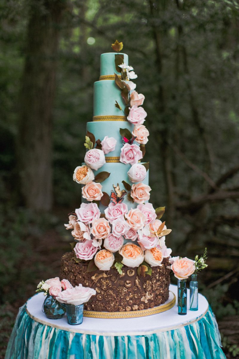 MrsPandP's tweet photo. An ethereal Lady of the Lake wedding styled shoot with pretty aqua, peach, pink and gold detail
Images @PhotoByAM with Concept and Cakes  @lizcakeemporium 
https://t.co/E2zweIF649 https://t.co/wLb5W3IXD8