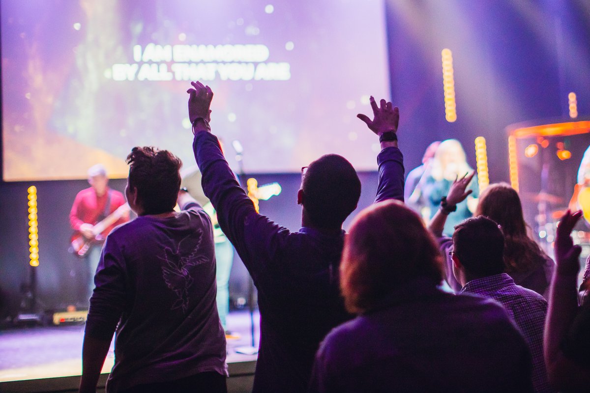 valleycreek's tweet photo. Jesus, You are worthy of our praise! 🙌 https://t.co/WrQQaxG4cm