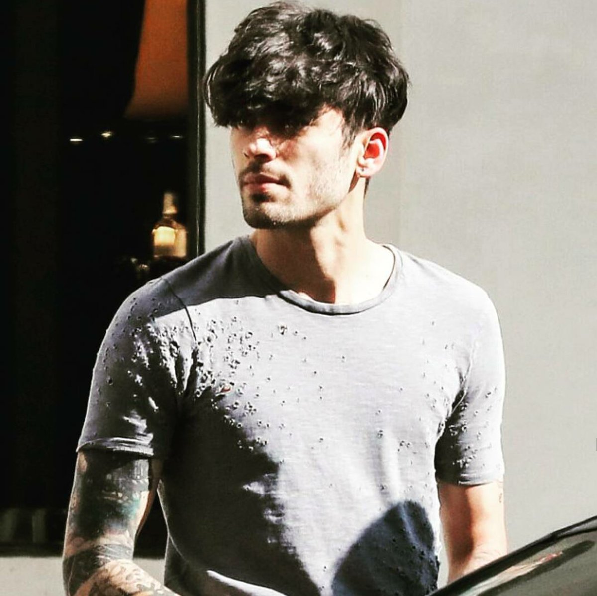 FAIZAAYY's tweet photo. HAPPY 27TH BIRTHDAY TO @zaynmalik 🔐♥
#Zayn27thBday #ZaynMalik #zaynster4ever #ZQUAD 
How can someone be so beautiful ♡ 
You don't need to be his fan to appreciate his beauty ❤ 
#perfectvoice
#favvocals
#love
#Handsome
@zjm_Icarusfalls 
@zayndailynews 
@ZaynSquadBrasil https://t.co/VMAR89s6DR