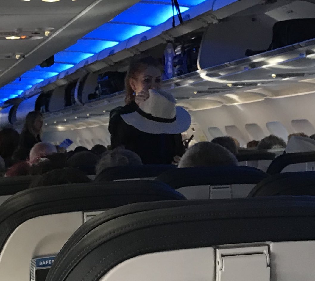 kimitacarter's tweet photo. #hfmawesternsymposium Oregon is on our way.  Oops.... flight attendant is looking for the owner of this cowboy hat!! https://t.co/U52Azn5saQ