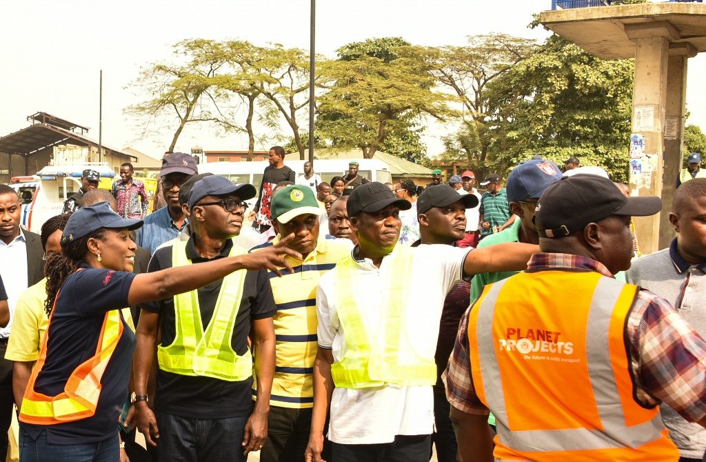gboyegaakosile's tweet photo. "Oshodi to Abule Egba BRT corridor will be ready in May this year."_ @jidesanwoolu. The Governor disclosed this during an inspection tour of the BRT infrastructure earlier this afternoon. He stated further that the corridor will be opened with 200 buses.
#ForAGreaterLagos https://t.co/QuUFADD3cA
