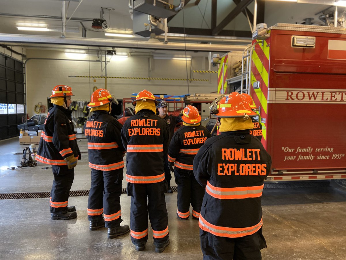 ExplorerPost1's tweet image. Saturday Morning Training! Ropes, ladders, mechanical advantage, and a few bunker gear drills to kick the year off