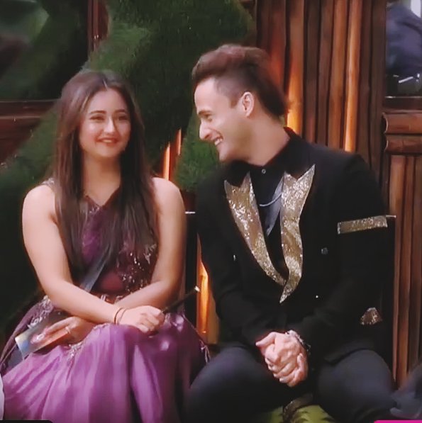ShrutikaArjunFP's tweet photo. Housemates should learn from #AsimRiaz &amp; #RashmiDesai, They both have been mocked unnecessarily for almost entire season

But still they never disrespected anyone! 

Sana crossed all limits today! 

#BiggBoss13 #BB13 #RaSim @TheRashamiDesai @imrealasim @realumarriaz https://t.co/EqRhR2614h