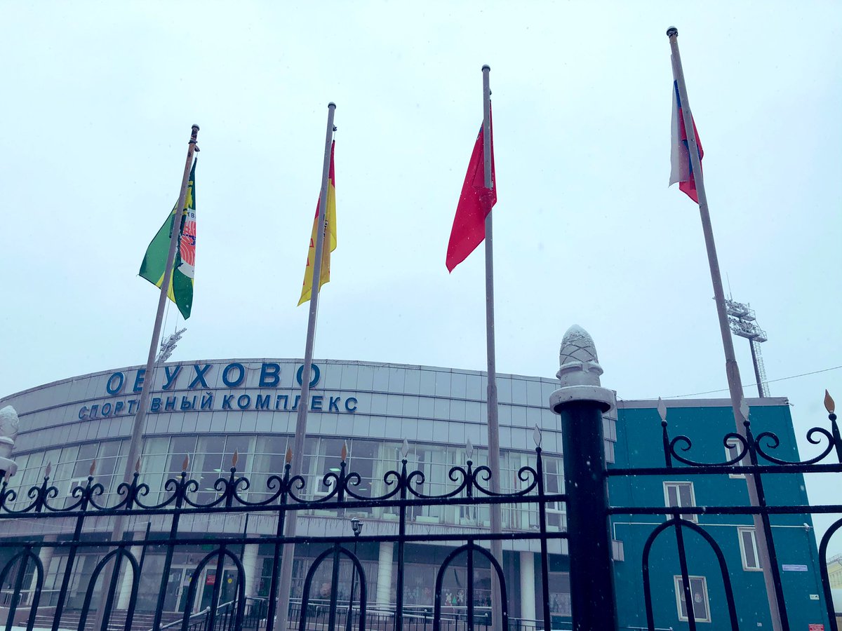olechka__may's tweet photo. January 11, 2020. 
Boxing Day in Obukhovo.
Bandy = 100% Russian Hockey. https://t.co/tdFyK9i7QF
