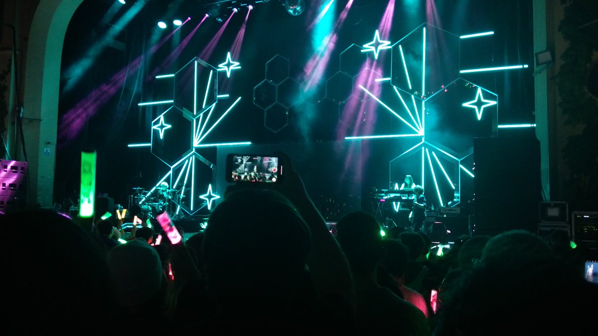 Visualsights's tweet image. A quick summary of the photos I got from the Miku Expo event I also have some short videos.  🎶📸