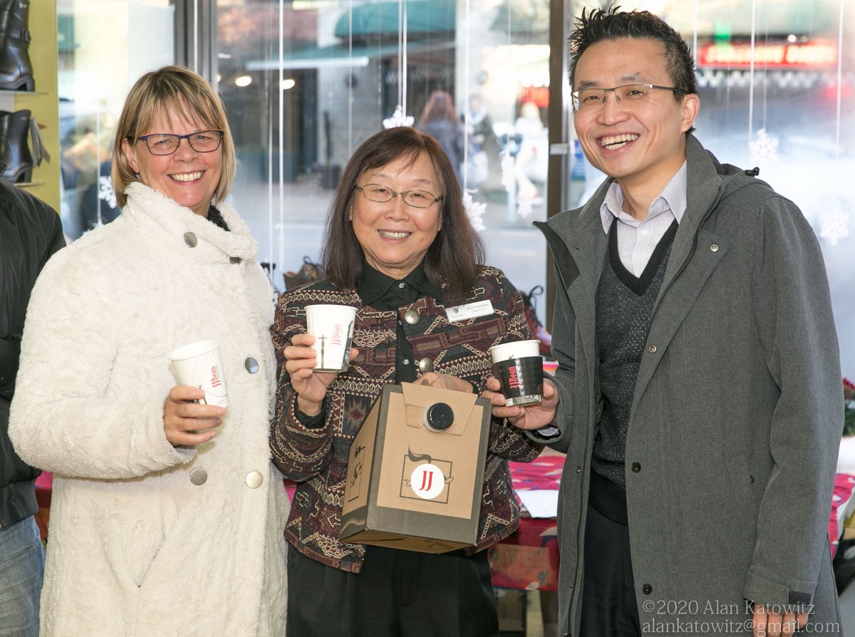 KitsMeetup's tweet image. #KitsMeetup enjoying morning brew #networking with @kitsonbroadway, @FootSolutionsBC. Thx so much @JJBeanCoffee 2904 W. Bwy &amp;lt;3 for coffee sponsorship! @kitsilano_news @kitsilano @KitsConnect