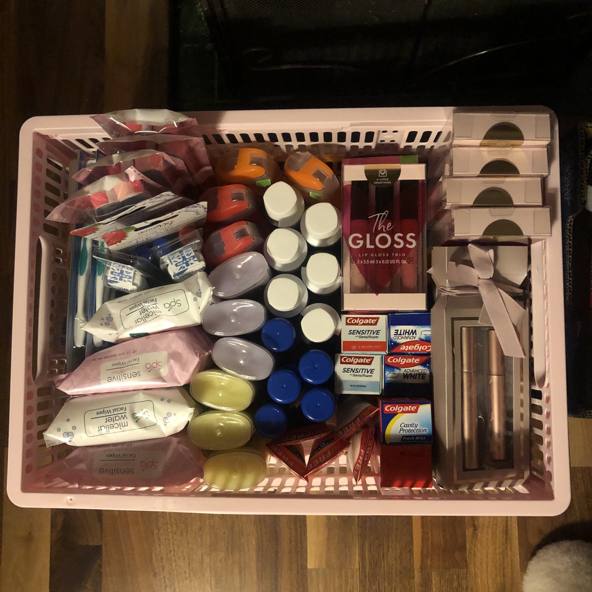 SandyLindsay's tweet photo. Sometimes people really blow me away with simple acts of kindness. Doing a bi-annual collection for @SmartWorksGM and one of my fiends just dropped this off. She buys an extra ‘thing’ for the ladies every time she shops. I’m undone. And I’m so going to follow her example! ❤️ https://t.co/lgVSVMfzcQ