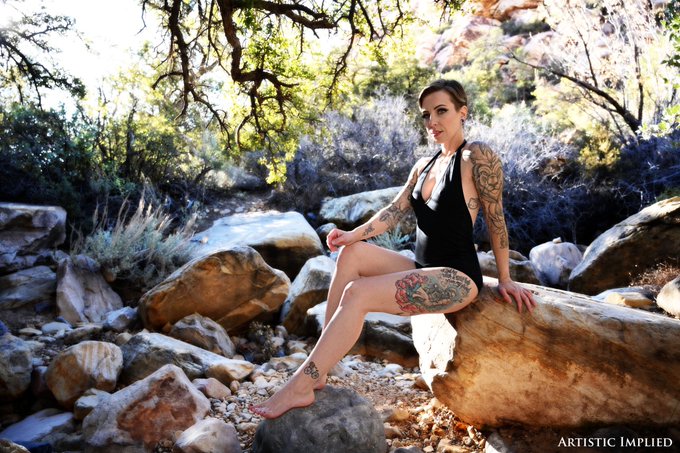 Shooting with natural light is always more rewarding with results like these. Model - @Abbey_Rhode 📷<a href="/tag/mfc"class="tags"><span>#mfc</span></a>