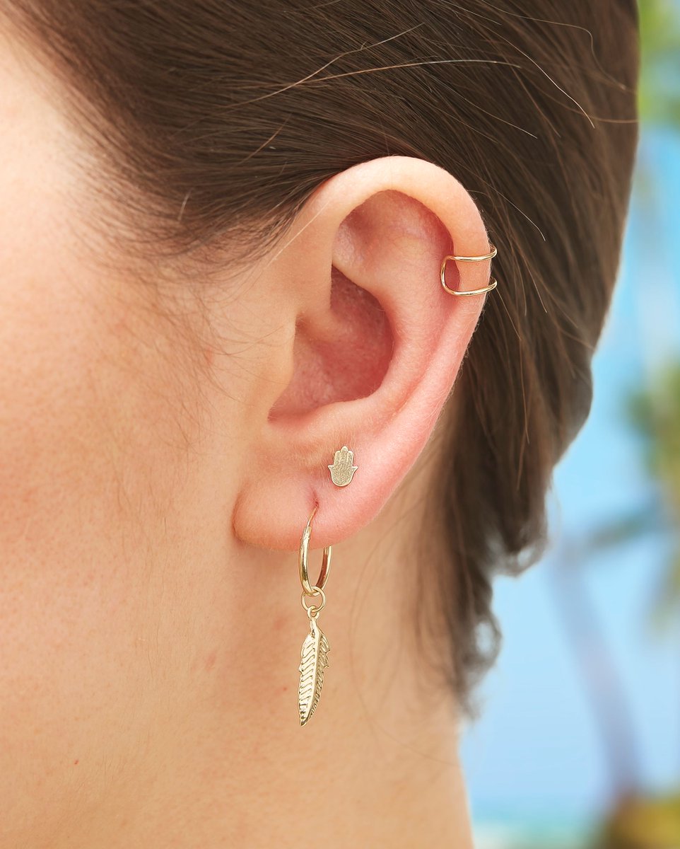 FieldsJewellers's tweet image. New year, new earring stack mix. Create your new combinations with our Earring  Stack collection ✨. These cuties are perfect accessories for any occasion. 

bit.ly/Fields_Earring…

#FieldsSparkle #EarringStack #EarStack