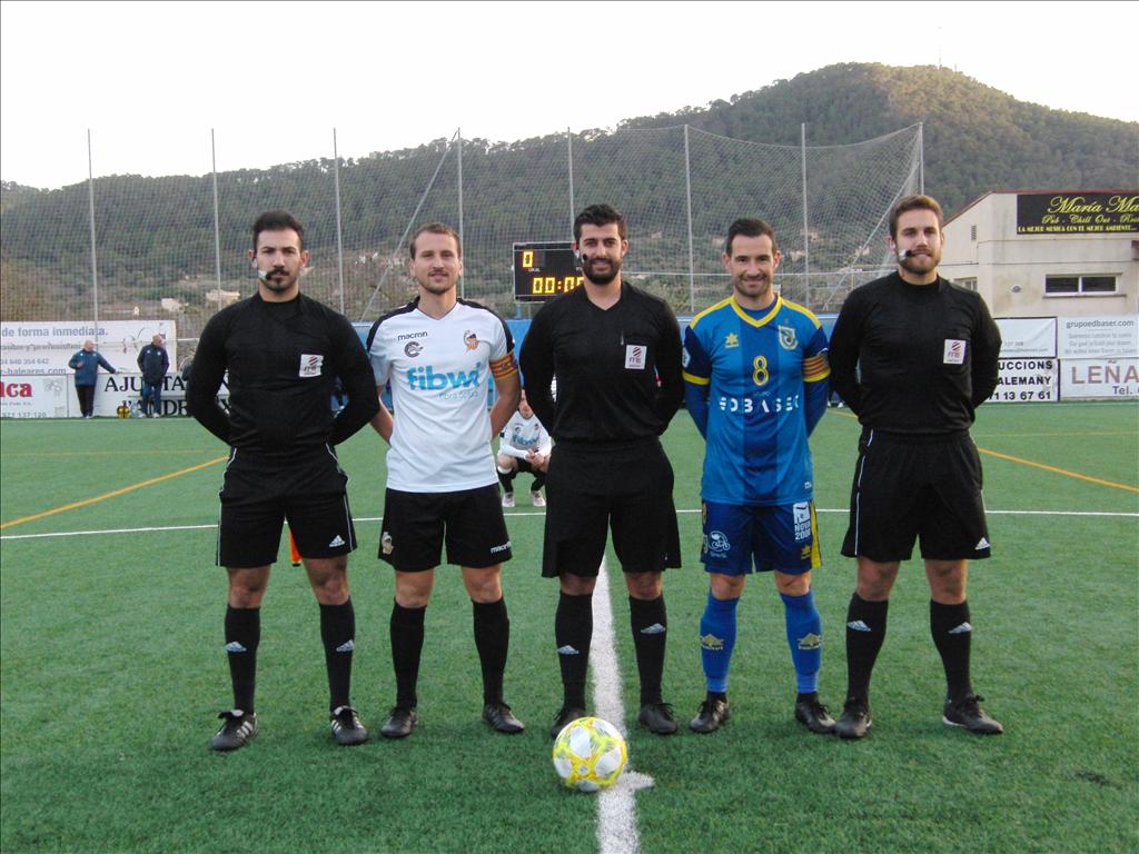 CEConstancia's tweet photo. 👏👏🔝⚪⚫ Victòria del #Tercera a Andratx per 0-1

⚽️ Gol: @borjagurry 

📷 @FutbolBalear 

👏👏🔝⚪⚫ El #filialTOP també va guanyar 1-0 davant el Santa Ponsa

⚽️ Gol: @tonieet7 

#FEMConstància https://t.co/TW1z9oQyIV
