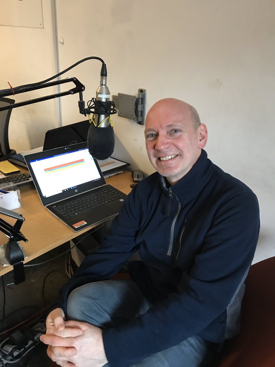 JillBusbyArt's tweet photo. What a wonderful way to spend a Sunday afternoon! Thanks Rob and Claire for having me. Dr Liam Jarvis blew my mind a little #drliamjarvis #immersiveembodiment #phoenixfm #localartists #brentwood #shenfield #billericay @ProgrammeArts https://t.co/auuYjeJSA1
