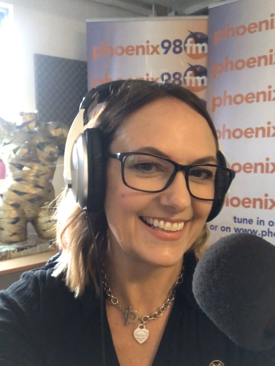 JillBusbyArt's tweet photo. What a wonderful way to spend a Sunday afternoon! Thanks Rob and Claire for having me. Dr Liam Jarvis blew my mind a little #drliamjarvis #immersiveembodiment #phoenixfm #localartists #brentwood #shenfield #billericay @ProgrammeArts https://t.co/auuYjeJSA1