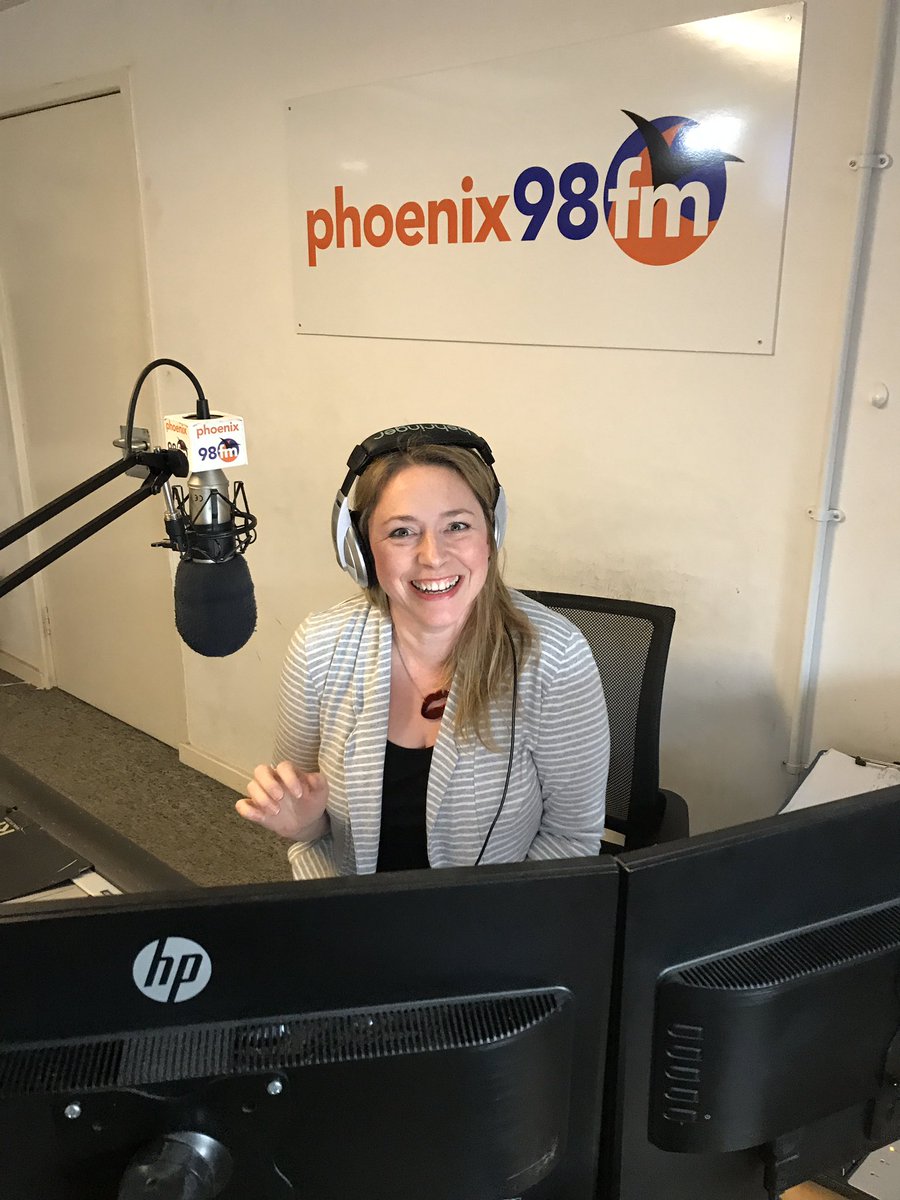 JillBusbyArt's tweet photo. What a wonderful way to spend a Sunday afternoon! Thanks Rob and Claire for having me. Dr Liam Jarvis blew my mind a little #drliamjarvis #immersiveembodiment #phoenixfm #localartists #brentwood #shenfield #billericay @ProgrammeArts https://t.co/auuYjeJSA1