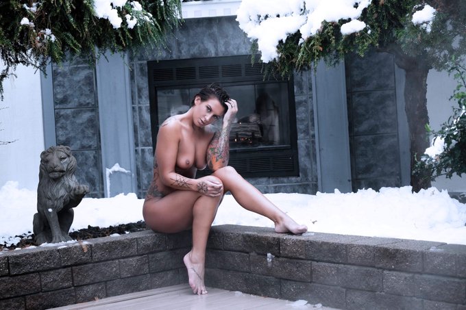 EVERYTHING IS UNHACKED AND I CAN LOG IN!     So here&rsquo;s a nude to celebrate. https://t.co/lE2zAiYDAT<a href="/tag/martesdeespejo"class="tags"><span>#martesdeespejo</span></a>