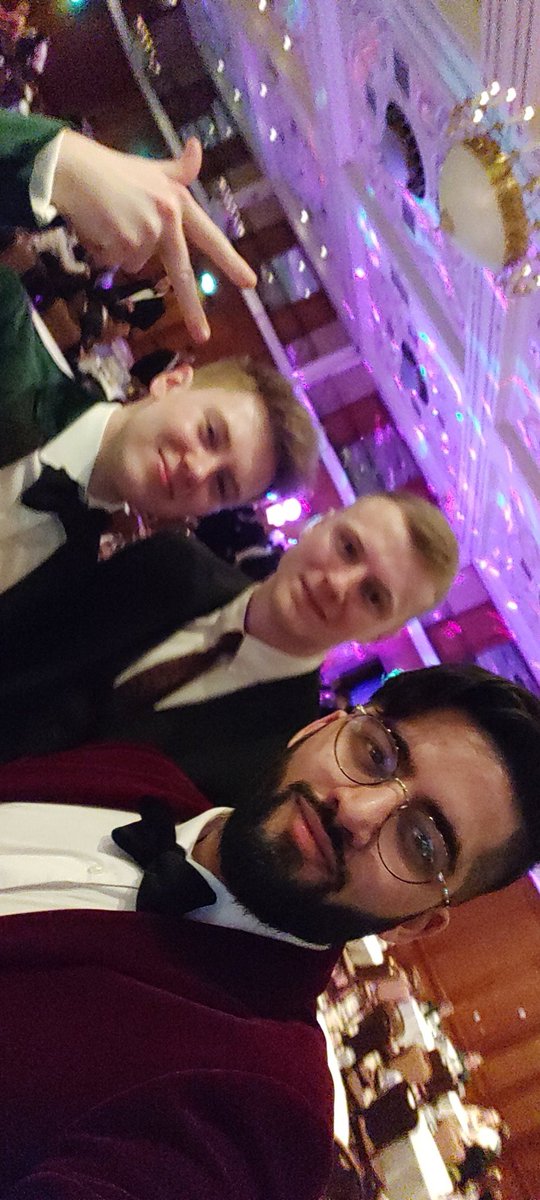KPathak_25's tweet photo. What a night! #U5Interns #winterball https://t.co/fOC4BlT5fL