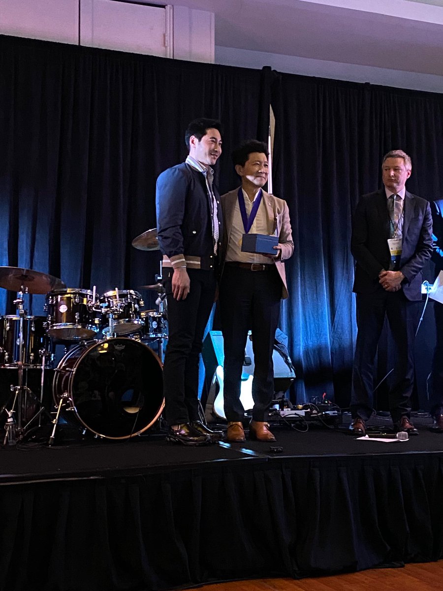 Dr. Jingheng Wu (former Mayo Hand Research Fellow) being recognized by AAHS President Dr. Andy Lee for leading the Chinese Hand Surgery Delegation to the 2020 AAHS annual meeting. Our alumni and <a href="/mayoclinichand/">@MayoClinicHand</a> family reaches around the globe.