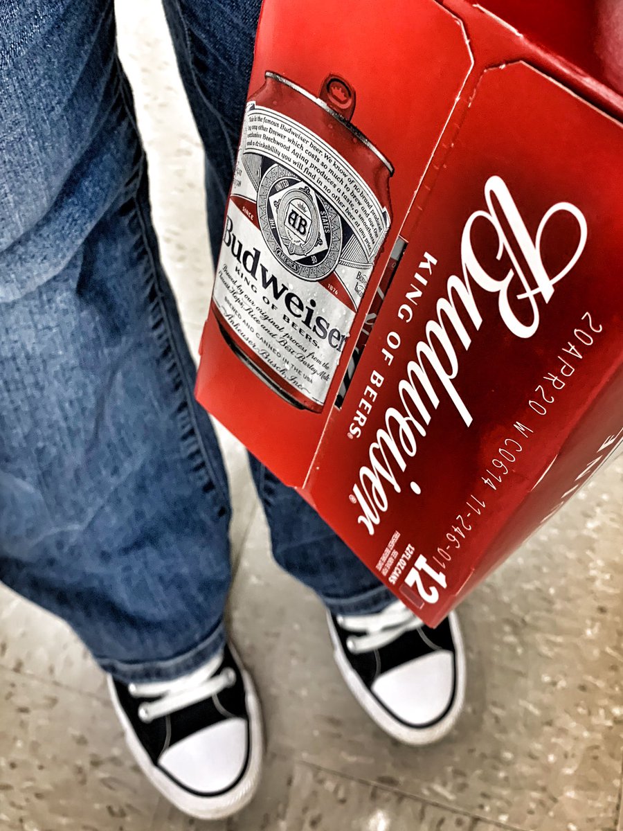 mhuneycuttphoto's tweet photo. @budweiserusa #retrobud #Sweepstakes β€οΈπ»π https://t.co/5AQhuan7wB