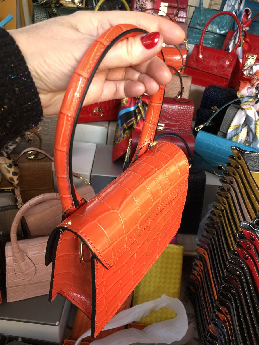 KiaraJoBeaute's tweet photo. Savez-vous quelle est la prochaine tendance pour les sacs cet été ? En voici un petit aperçu 😍😍 Original non ?
Vous aimez ? Moi j’adore en tout cas 😊🔺 Vous en voulez un ? Dites le moi ! #kiarajobeaute #sacamain #minisac #original #couleur #couleurdete #sacaddict #saclovers https://t.co/EKGUSJVsmA