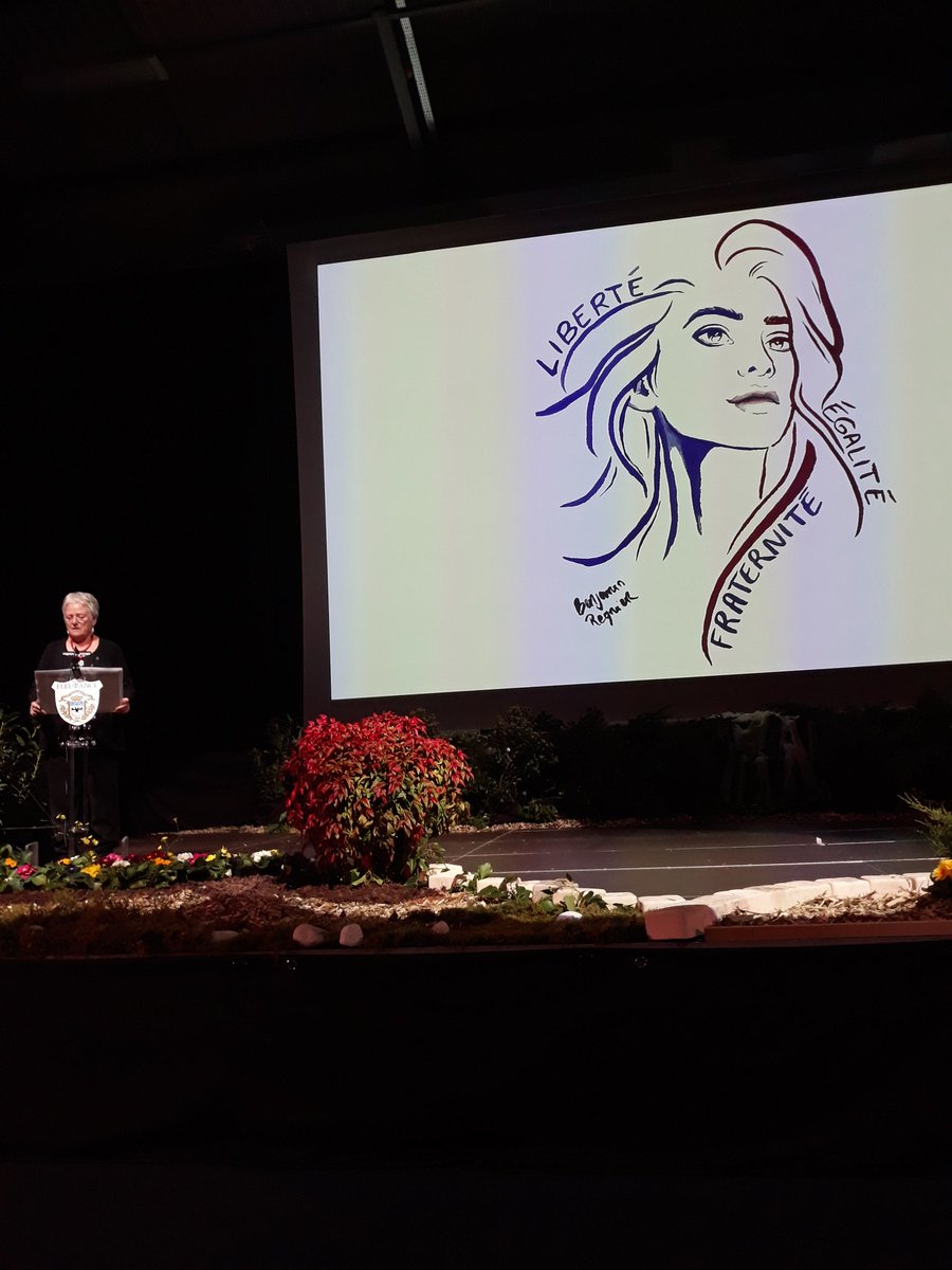 Boue8's tweet photo. Les voeux à Fleurance
Superbe soiree remplie d émotion lors de la présentation des voeux d Emilie Munoz maire. https://t.co/hROBWRbdgq