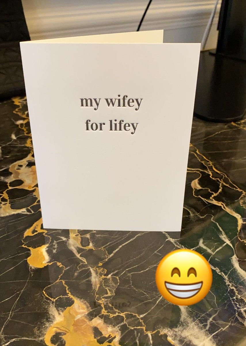 Garyismyhero's tweet photo. #Instagram(-story) 😊 #mywifeyforlifey #🔥 #card #bignightahead #😁 #boom #👔 

@GaryBarlow https://t.co/DuQb47mK2q