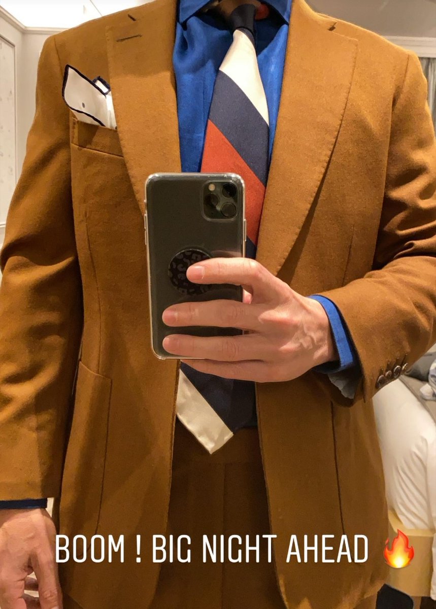 Garyismyhero's tweet photo. #Instagram(-story) 😊 #mywifeyforlifey #🔥 #card #bignightahead #😁 #boom #👔 

@GaryBarlow https://t.co/DuQb47mK2q