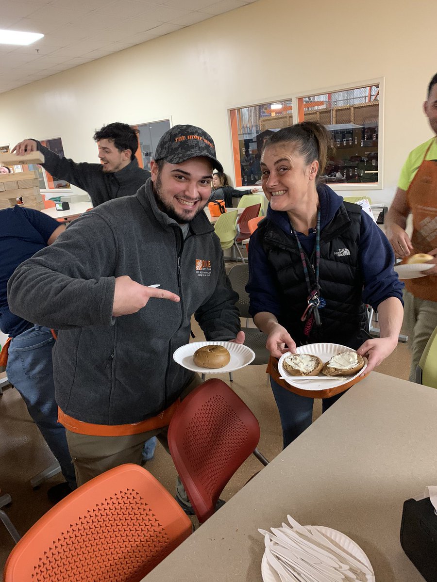 UretaLuis tweet media