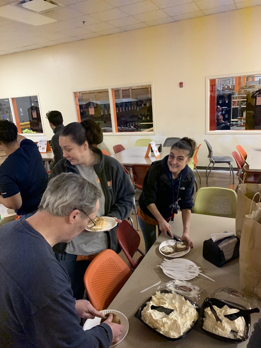 UretaLuis tweet media