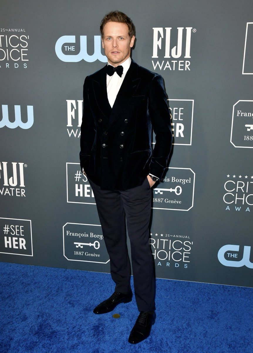 ladybay8's tweet photo. #SamHeughan #CriticsChoiceAwards2020
Sam is wearing
#armani #louboutinworld #yurman
Styling #mrmontyjackson Grooming #joannapensinger https://t.co/yAL9jjSp5V