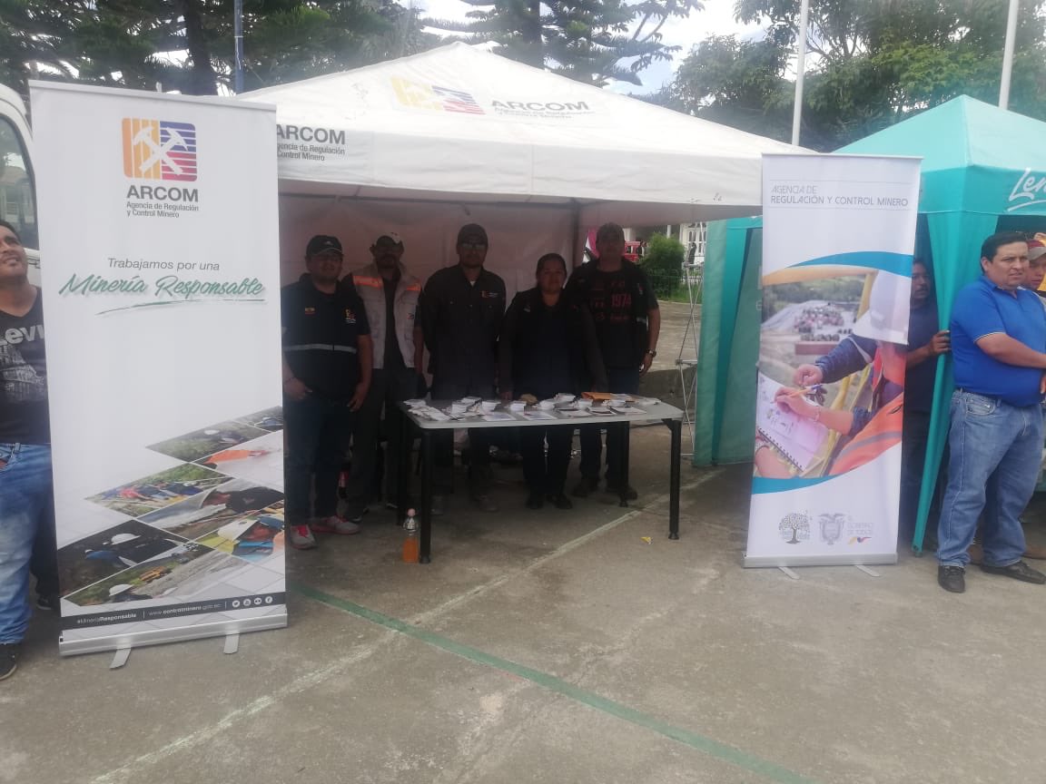 ARCOM_Ecu's tweet photo. #ArcomInforma| Participamos en las brigadas @PlanTodaUnaVida en la parroquia Cuellaje, Imbabura. Brindamos información sobre nuestras competencias en el ámbito de la regulación y control minero. #MineríaConResponsabilidad https://t.co/08FmUkS5ZZ