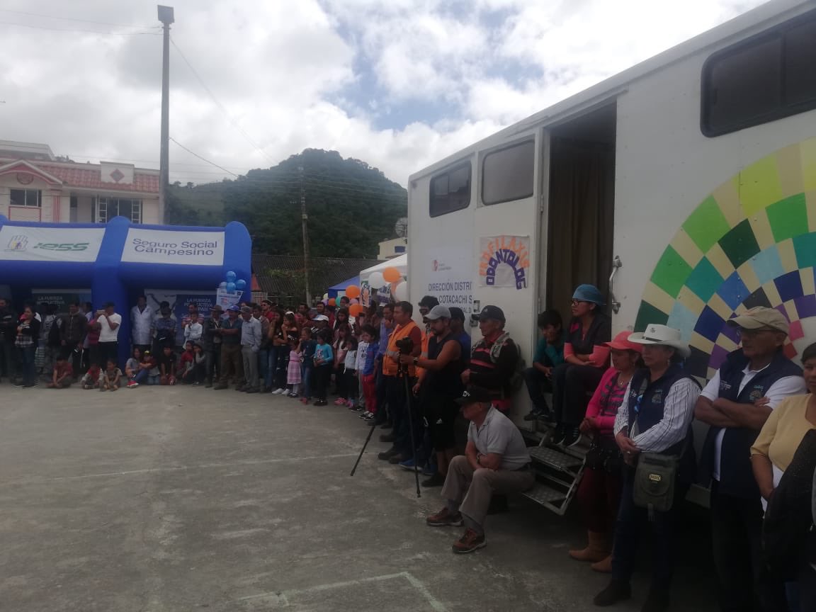 ARCOM_Ecu's tweet photo. #ArcomInforma| Participamos en las brigadas @PlanTodaUnaVida en la parroquia Cuellaje, Imbabura. Brindamos información sobre nuestras competencias en el ámbito de la regulación y control minero. #MineríaConResponsabilidad https://t.co/08FmUkS5ZZ