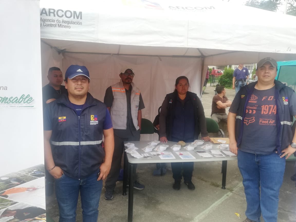 ARCOM_Ecu's tweet photo. #ArcomInforma| Participamos en las brigadas @PlanTodaUnaVida en la parroquia Cuellaje, Imbabura. Brindamos información sobre nuestras competencias en el ámbito de la regulación y control minero. #MineríaConResponsabilidad https://t.co/08FmUkS5ZZ