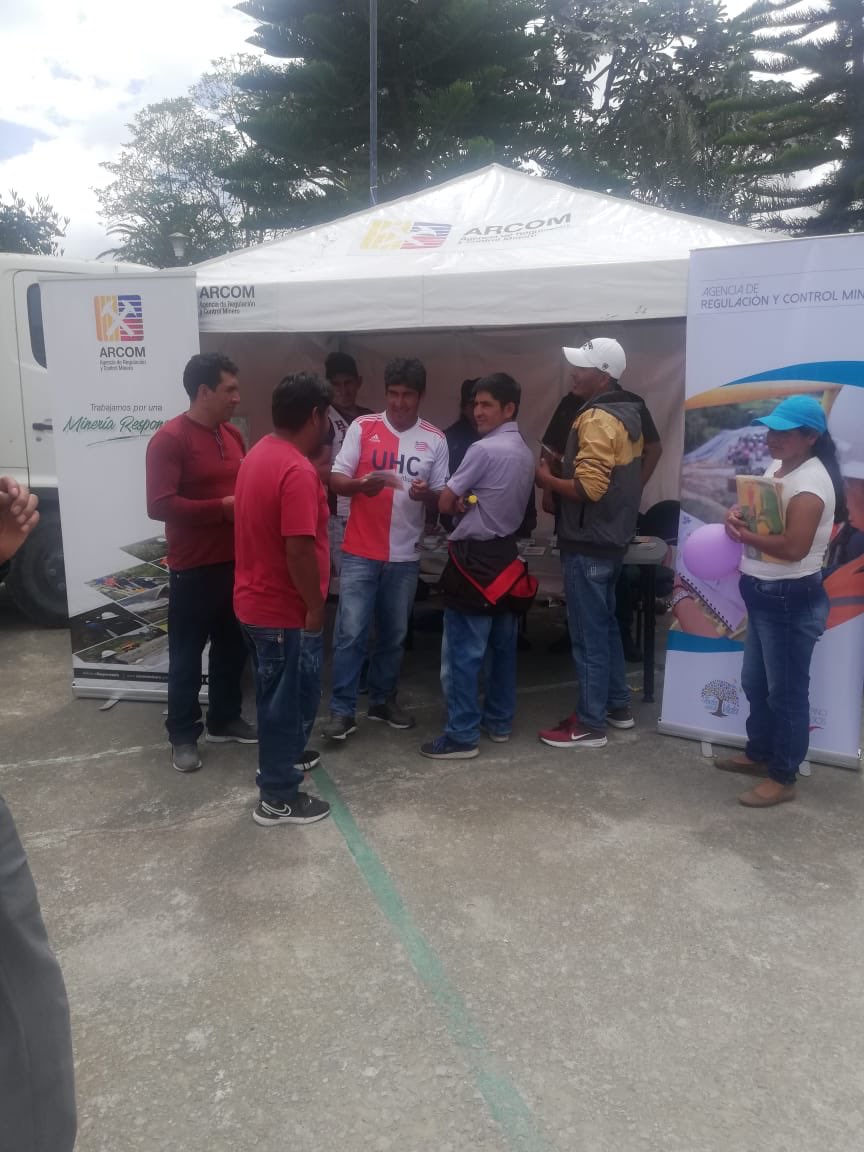 ARCOM_Ecu's tweet photo. #ArcomInforma| Participamos en las brigadas @PlanTodaUnaVida en la parroquia Cuellaje, Imbabura. Brindamos información sobre nuestras competencias en el ámbito de la regulación y control minero. #MineríaConResponsabilidad https://t.co/08FmUkS5ZZ