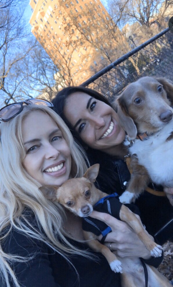 Pennyluvsu's tweet image. Outdoor brunching and the park with the pups #itsJanuary