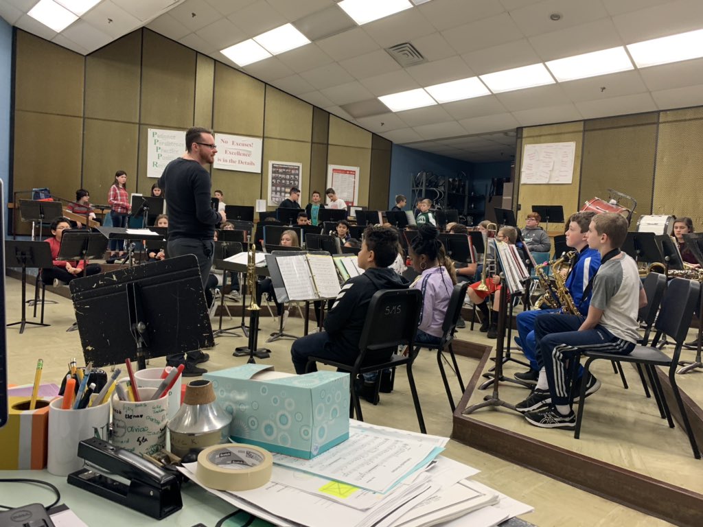 CathyO710's tweet image. Watching Mr. Polhemus and these attentive 6th grade musicians during band, as they work on their accuracy for concert A-flat, was impressive! 🎼🎷🎺🥁🙌🏼 @SMS_BandOrch @SMS_CT #SMSmusicians #SMSpride #NeverQuitLearning