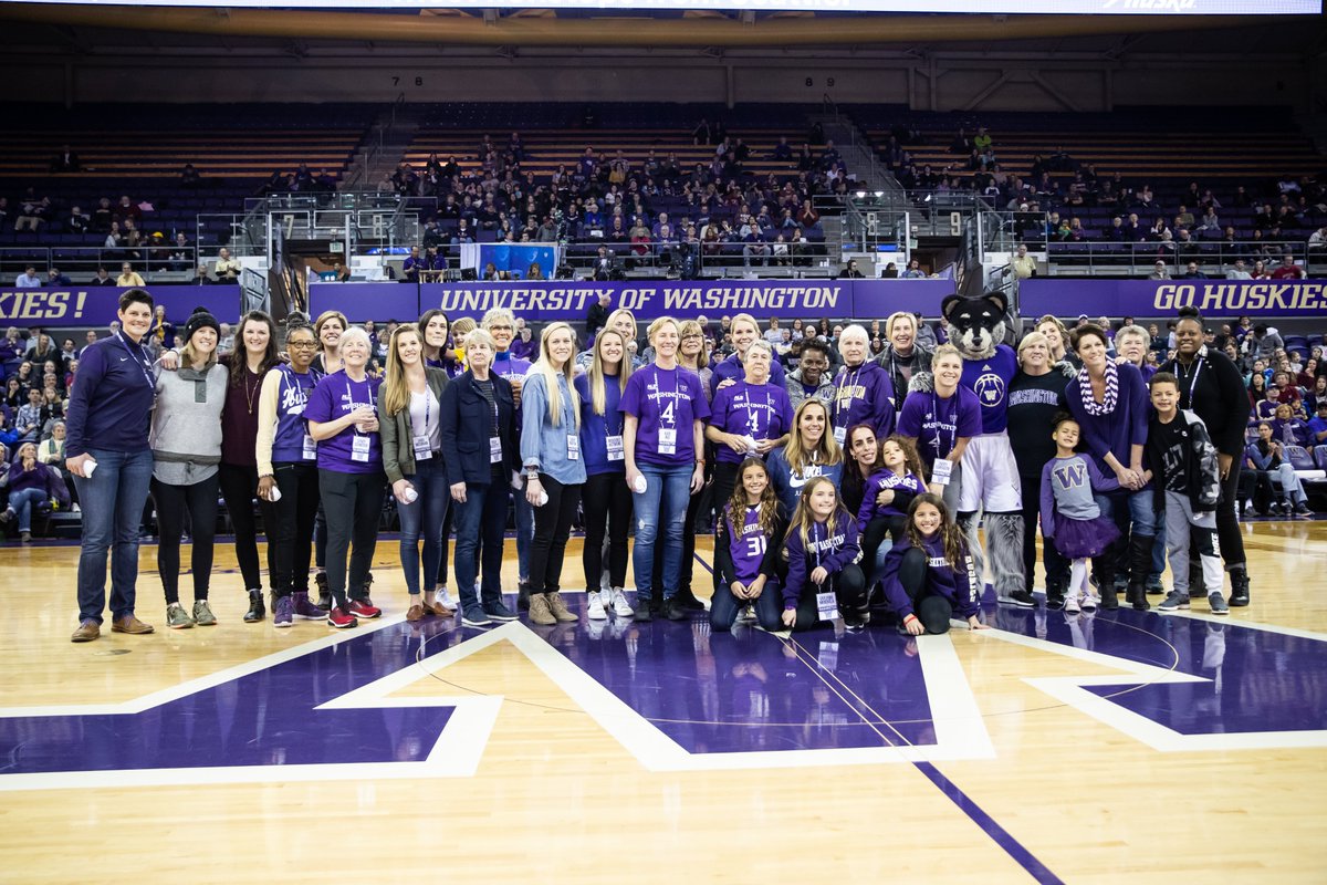 UW_WBB's tweet photo. What an incredible Alumni weekend it was! We loved having so many Huskies come home and we're already looking forward to the next one! 

#AlwaysCompete x #GoHuskies https://t.co/4TADthGCcC