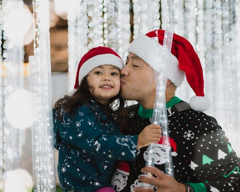 Stealing a kiss under the twinkle of a million lights!

Don't forget to tag us with #LumazeSeattle and #BeLumazed so we can see all your special holiday moments 🌟 

📸 barrelcruise on IG