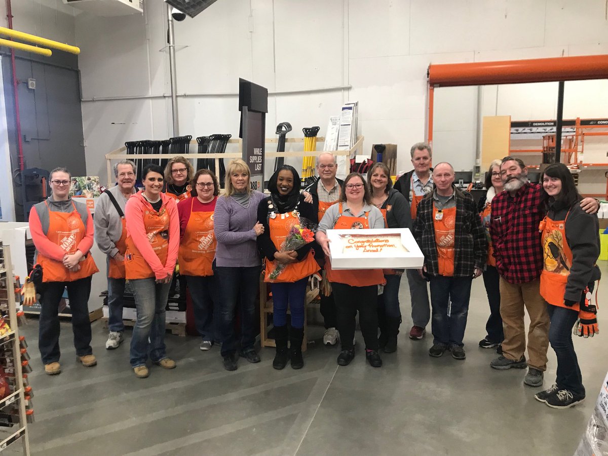 angelma1202's tweet photo. It is officially my last day at https://t.co/1rXSR4dlhw my West Bend HD family. I will miss all of you. I've learned invaluable lessons and knowledge I will take and keep with me. This is not goodbyeits see you later! 😭😍@CrystalCritchl1 @vicgasser @CampSweenScott @jonbaumann304 https://t.co/UQrtEUEaZg