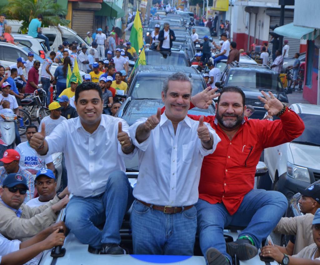 RogelioGenao's tweet photo. Junto con @luisabinader y @kelvinalcalde encabezamos el lanzamiento de la boleta Municipal de #LaVega  !!! Agradezco las muestras de cariño y respaldo que recibimos  !!!.....Gracias del Alma @PartidoPRSC @PRM_Oficial #PHD y aliados #ElJuegoCambio #GenaoElSenadorDelCambio https://t.co/m5eisQH87j
