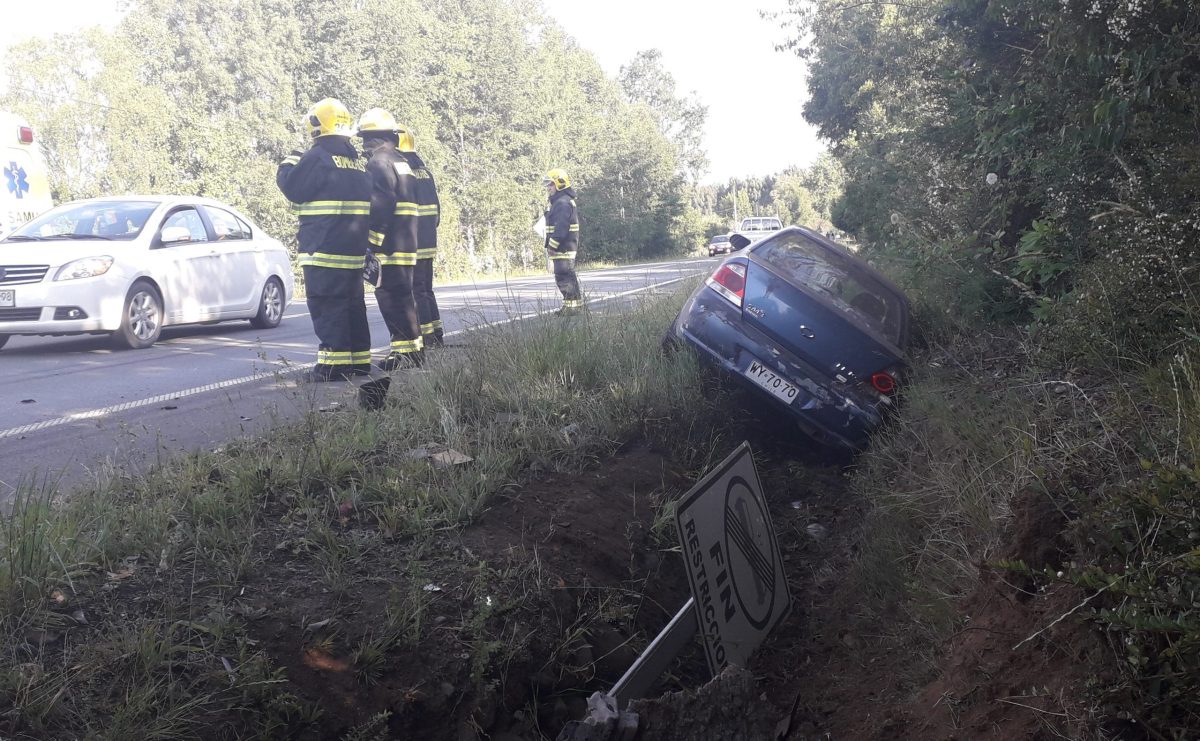 Accidente ocurrido entre Malalhue y Melefquen moviliza a unidades de emergencia dlvr.it/RMwP8G
