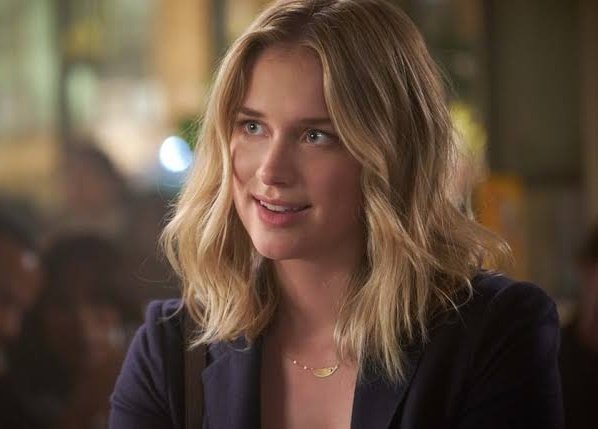 RTouLikeYourFav's tweet photo. What's your favorite character?

RT for Love Quinn
LIKE for Guinevere Beck https://t.co/XIXyD40EXj
