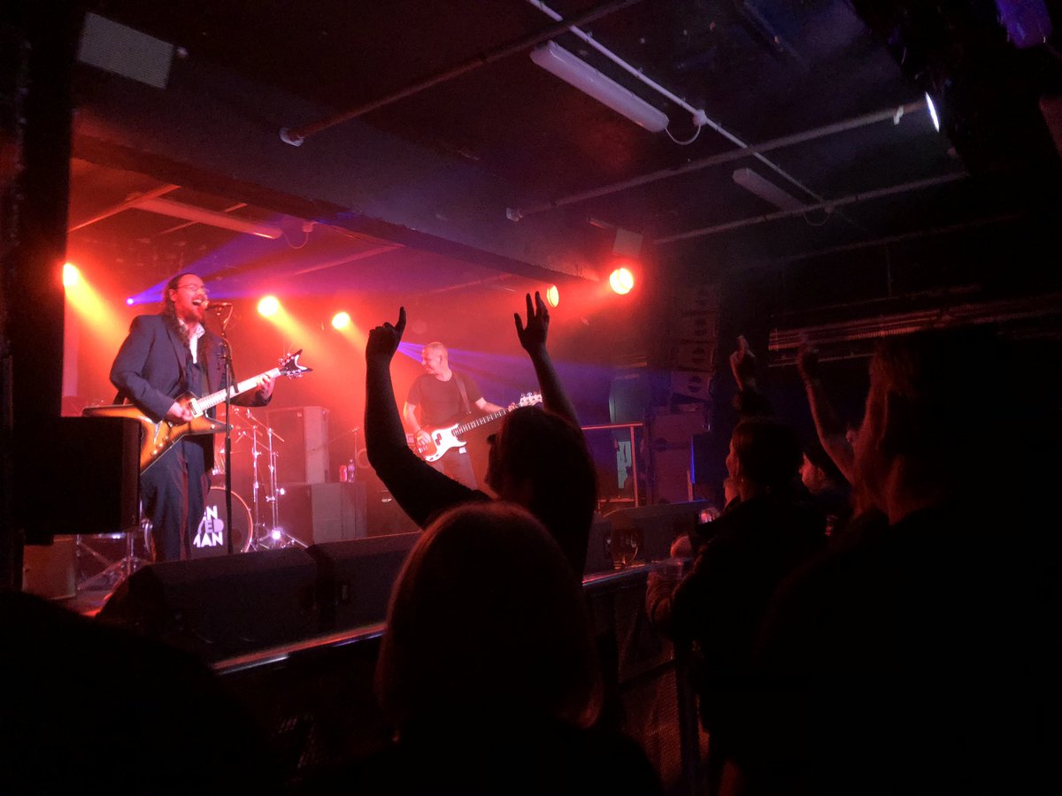 lozbeard's tweet photo. Superb performance from @TenEyedMan last night at the Academy! https://t.co/yZ71ubsOa0