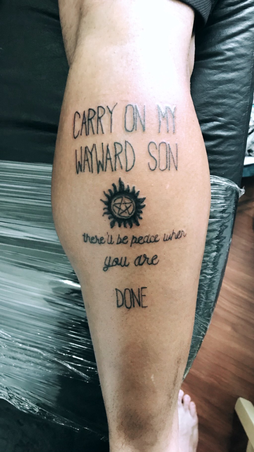 Pedrok16 Carry On My Wayward Son There U Be Peace When You Are Done Tattoos Tattoo Kansas Supernatural Sobrenatural Sol Tatuagem Tatuaje Tatouage Sol Sun Letra Tattoolettering Escrita Tattooescrita T Co 10ezdaun9j