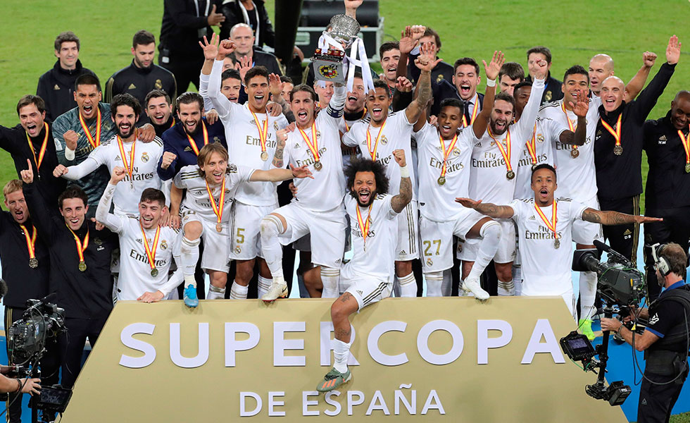 realmadridnote's tweet photo. Supercampeones #HalaMadrid https://t.co/0f36YM27cW