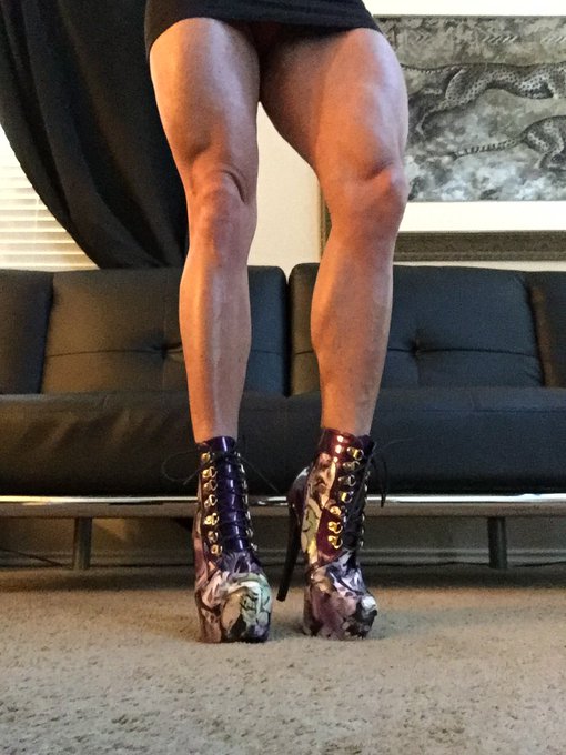 Thank you Al for my new shoes! Love them! I have a sexy outfit to wear with them. Your autographed pic<a href="/tag/spoilme"class="tags"><span>#spoilme</span></a>