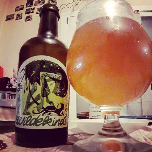 diveteree's tweet photo. Wildekinde: Belgian Blonde passata in botte di @klanbarrique, finezza ed eleganza senza pari Complimenti .
#klanbarrique #sour #sourbeer #belgianblonde #birra #birraartigianale #birraitaliana #craftbeer #craftbeerlover #craftbeerlife #bier #biere #beerta… https://t.co/sJV4HtVJUg https://t.co/RDGb7bWGO6