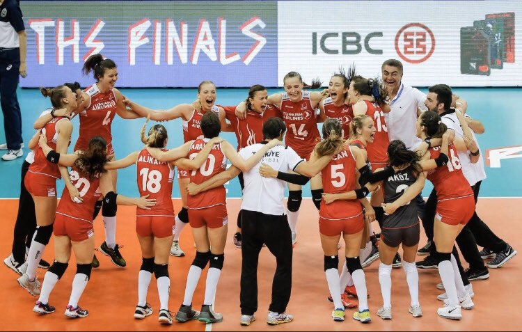 esgem26's tweet photo. Rakibi Almanya’yı 3-0 yenerek 2020 CEV Tokyo Olimpiyatları’na katılmaya hak kazanan A Milli Kadın Voleybol Takımımızı kutlarız. Yolunuz açık olsun #FileninSultanlari https://t.co/yOHFMRWp95
