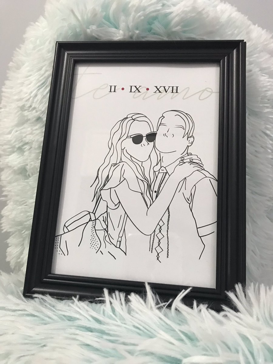 asv0807's tweet photo. (Hermosillo)Estoy juntando dinero para pagar mi graduación y estoy vendiendo estos cuadros en $150 con diseños personalizados💕 son marcos de 5x7” y hago el diseño de la foto que tu quieras con la frase que gustes💕 
Si les interesa manden DM y les agradecere mucho si comparten🥺 https://t.co/rIm3OJXV2l