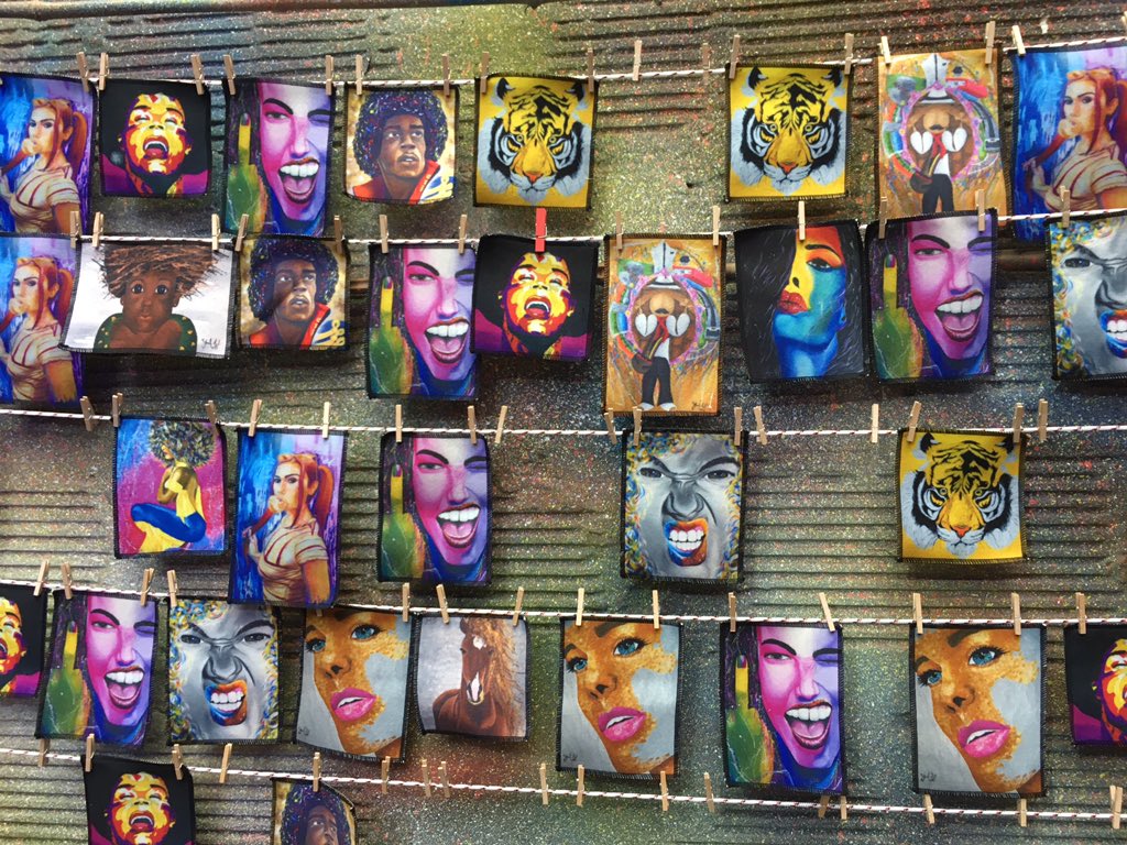 TayoraCom's tweet photo. Graffiti work in Comuna 13, Medellin, Colombia #medellin #colombia #communa13 #art #grafitti #travel https://t.co/abv7NubLiT