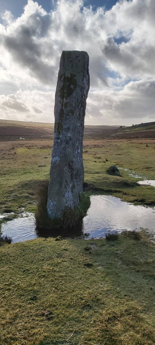 KimIannucci's tweet photo. Then onto #drizzlecombe which is full of wows  #standingstone #stonerow #bronzeage https://t.co/bjubZhP6TI